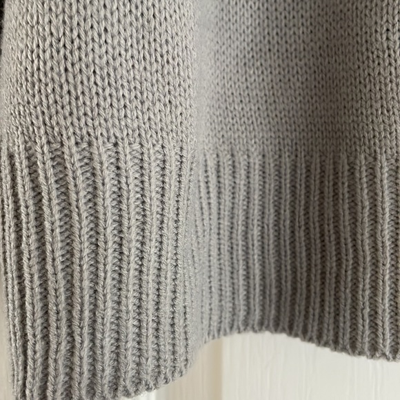 Heart sweater grey and white size XL - Picture 6 of 9